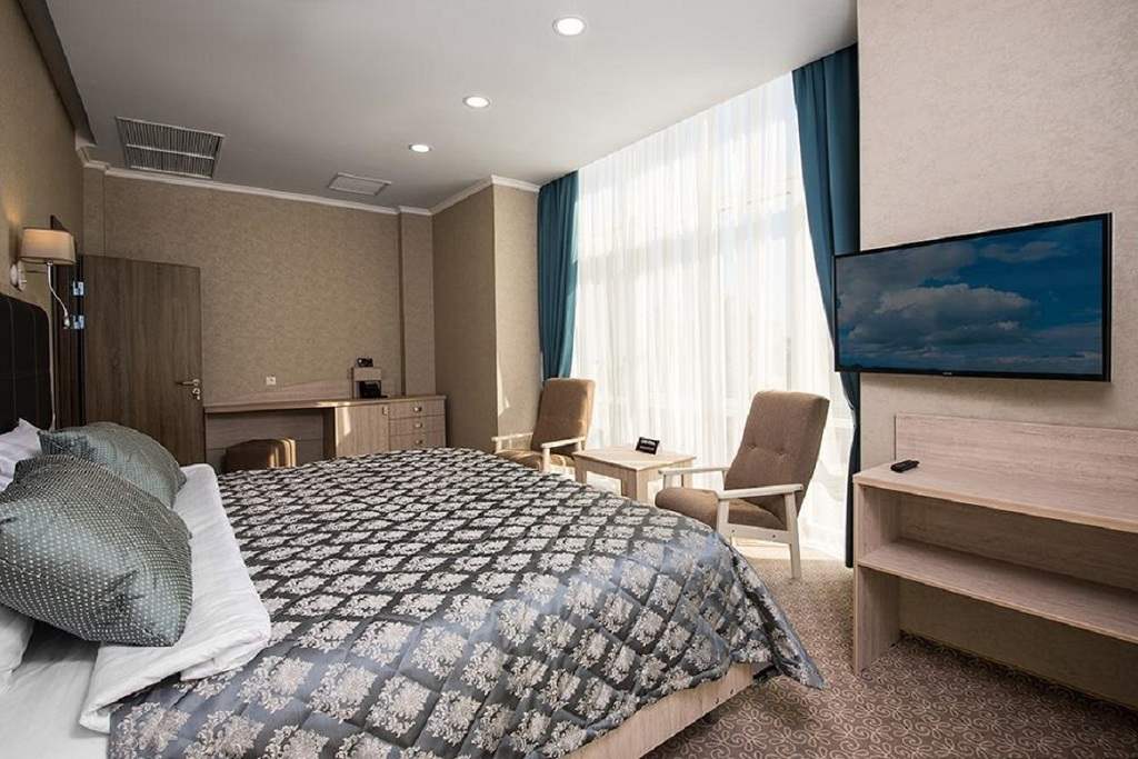 Продается отель четыре звезды с рестораном в центре Краснодара, продажа гостиничных комплексов, спа центров SPA в Краснодаре