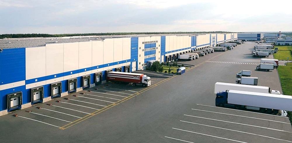 Аренда складов с разгрузо погрузочной доковой зоной, рампой в Краснодаре с помощью компании КУБАНЬМАКЛЕР, Аренда складов с рампой и доковыми уровнями в Краснодаре, Оборудованные погрузо-разгрузочные зоны для фур в складских комплексах Краснодара