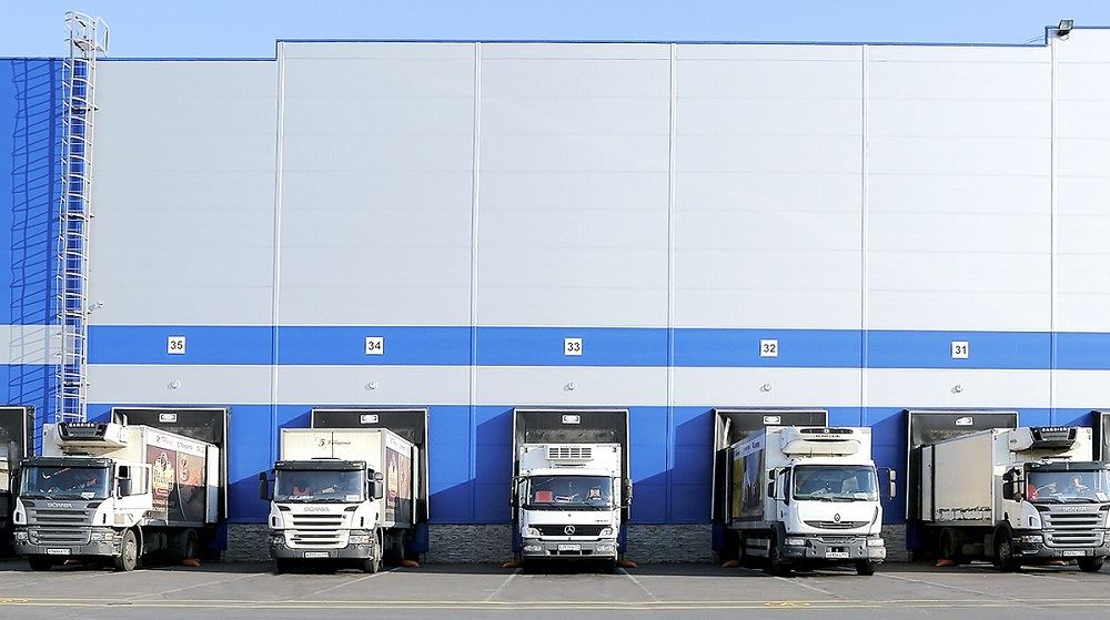 Аренда складов с разгрузо погрузочной доковой зоной, рампой в Краснодаре с помощью компании КУБАНЬМАКЛЕР, Аренда складов с рампой и доковыми уровнями в Краснодаре, Оборудованные погрузо-разгрузочные зоны для фур в складских комплексах Краснодара